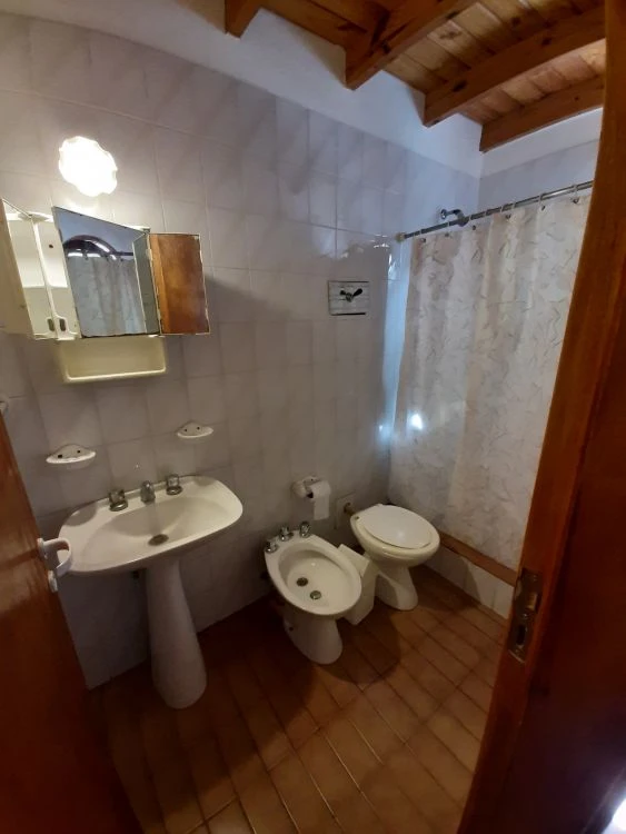 3 Ambientes - Totalmente Equipada - A 5 cuadras de San Bernardo - a 2 cuadras de la playa - a 2 cuadras del muelle - Cabaña en Mar de Ajó
