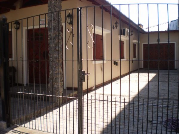 4 Ambientes - Equipamiento de Categoria - Atendido por sus Dueños - A 2 cuadras del mar - a 8 cuadras del centro comercial - Casa/Chalet en Mar de Ajó