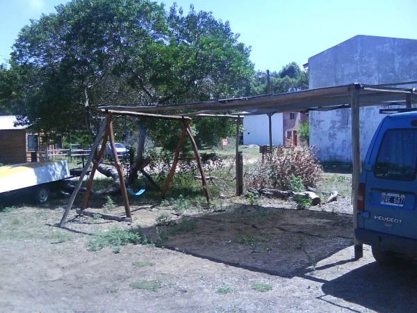Monoambiente con 2 Platas - Excelente Ubicación - A solo 1 cuadra del mar - amplio parque con forestación  - Cabaña en Nueva Atlantis