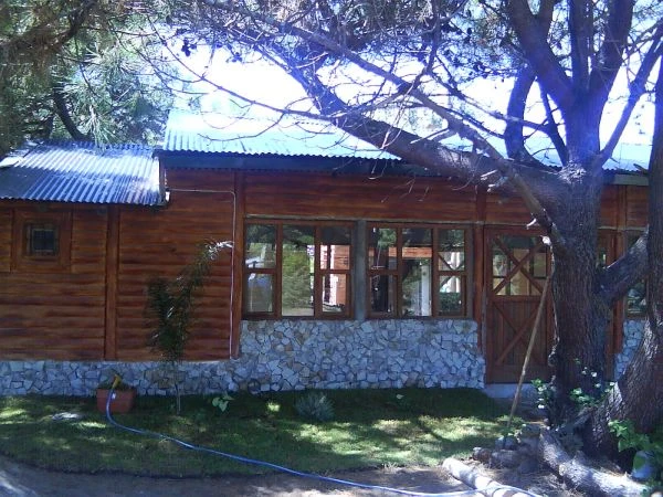 Monoambiente con 2 Platas - Excelente Ubicación - A solo 1 cuadra del mar - amplio parque con forestación  - Cabaña en Nueva Atlantis