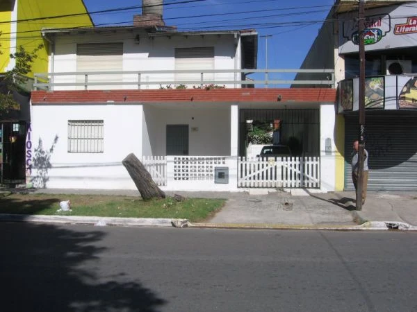 3 Ambientes en Planta Baja - Entrada para Auto -  - Departamento en San Bernardo