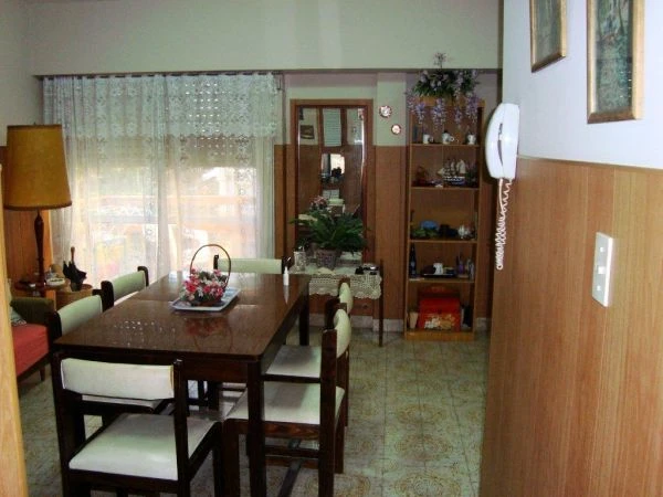 3 Ambientes en 2do Piso con Ascensor - A 1 cuadra del muelle - ½ cuadra del mar - a 7 cuadras del centro - Departamento en Mar de Ajó