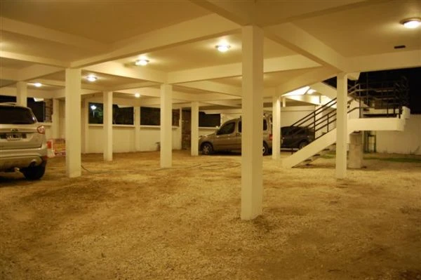 3 Ambientes con Cochera Cubierta - A 1 cuadra de la playa - a 5 cuadras del centro - a 2 cuadras del muelle - Dúplex/Tríplex en Mar de Ajó