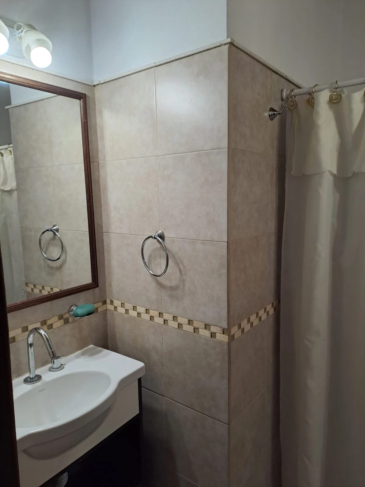 3 Ambientes con Cochera Cubierta - A 1 cuadra de la playa - a 5 cuadras del centro - a 2 cuadras del muelle - Dúplex/Tríplex en Mar de Ajó