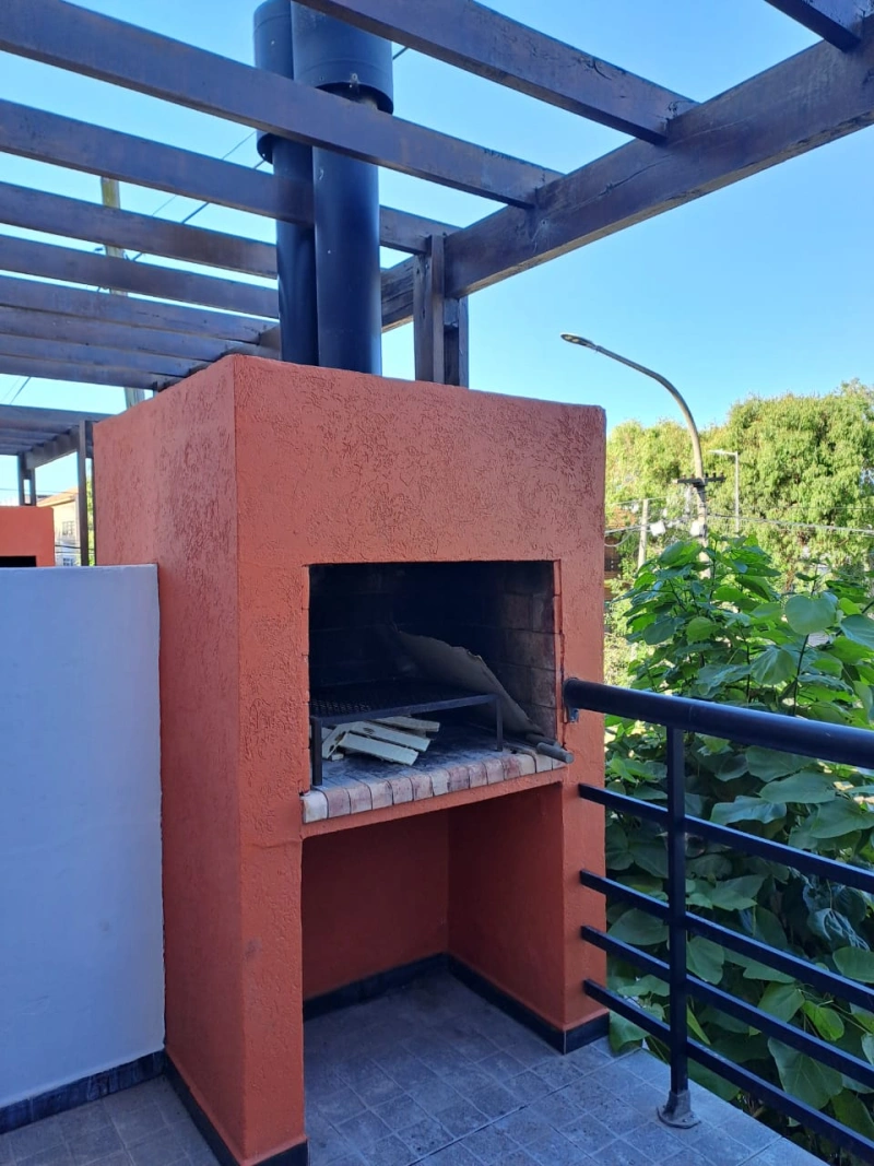 3 Ambientes con Cochera Cubierta - A 1 cuadra de la playa - a 5 cuadras del centro - a 2 cuadras del muelle - Dúplex/Tríplex en Mar de Ajó