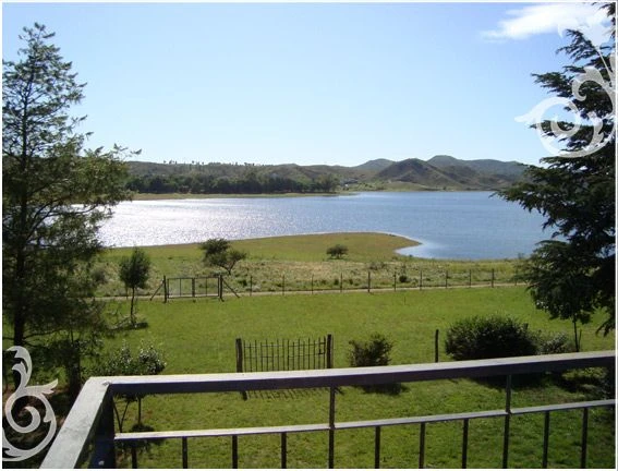 Balcon del Lago - Cochera Cubierta - Atendido por sus Dueños - Gran espacio verde - Cabaña en Córdoba