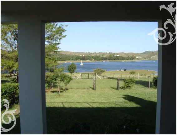 Balcon del Lago - Cochera Cubierta - Atendido por sus Dueños - Gran espacio verde - Cabaña en Córdoba