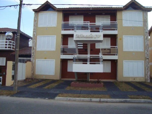 3 Ambientes de Categoria - Estacionamiento - A 1 cuadra del mar - a 5 cuadras de San Bernardo - Departamento en Costa Azul