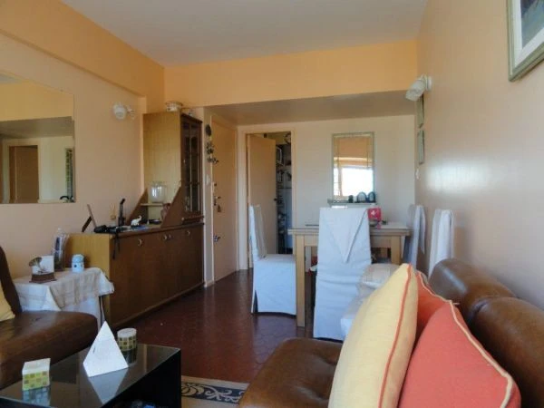 3 Ambientes en 7mo Piso a la Calle - Cochera Cubierta y Fija - A 2 cuadras de la playa La Perla - Departamento en Mar del Plata
