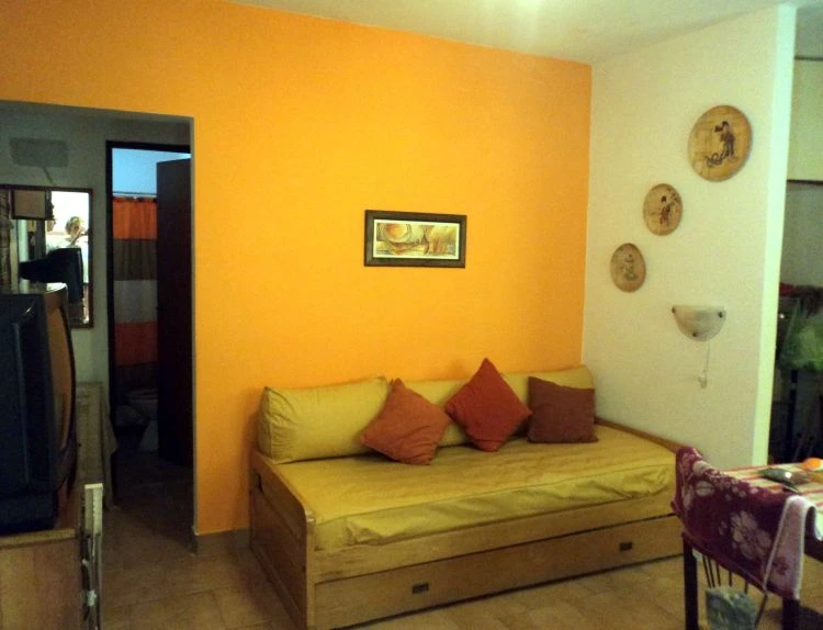 2 Ambientes con Balcon a la Calle - Edificio Mar II - Zona Centrica y Tranquila. - A ½ cuadra del muelle - A 1½ cuadra de la peatonal - A 1 cuadra de la Plaza SARMIENTO y su feria - Departamento en San Clemente