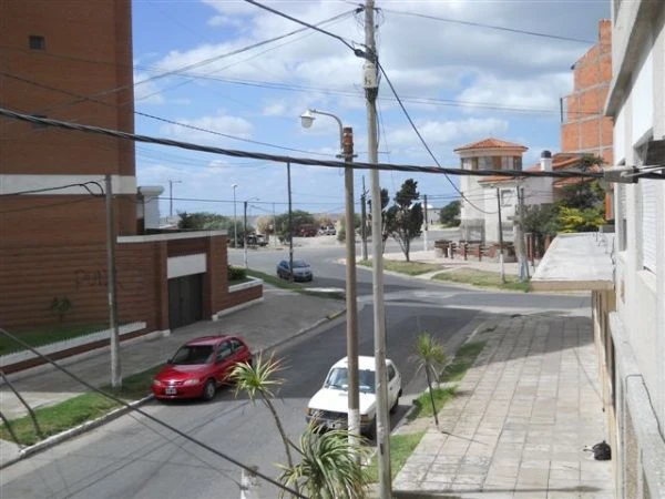 2 Ambientes con Balcon a la Calle - Edificio Mar II - Zona Centrica y Tranquila. - A ½ cuadra del muelle - A 1½ cuadra de la peatonal - A 1 cuadra de la Plaza SARMIENTO y su feria - Departamento en San Clemente
