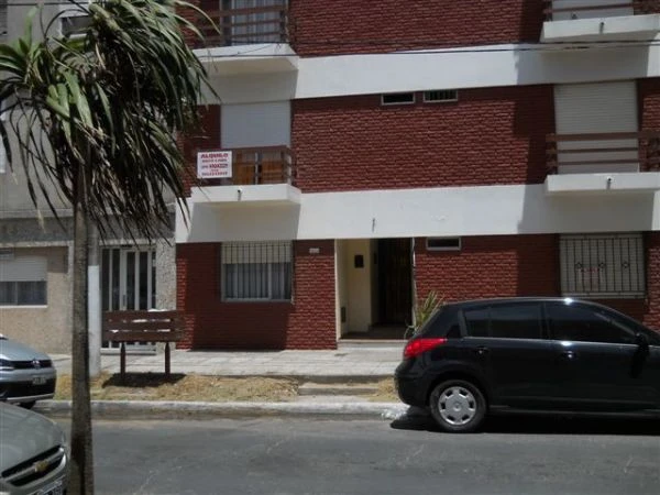 2 Ambientes con Balcon a la Calle - Edificio Mar II - Zona Centrica y Tranquila. - A ½ cuadra del muelle - A 1½ cuadra de la peatonal - A 1 cuadra de la Plaza SARMIENTO y su feria - Departamento en San Clemente