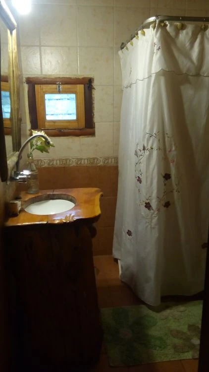 Aldea Lemu - Para Quienes Buscan Descanso y Contacto Pleno con la Naturaleza - El Pinar - a 2 cuadras del paso de servidumbre - a 7 cuadras del centro comercial - Cabaña en La Lucila del Mar