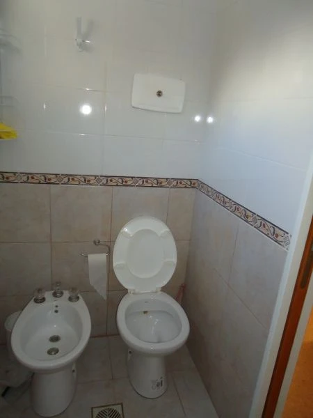3 Ambientes - Pequeño pero Comodo - A 2 cuadras del mar - a 1 cuadra del centro - a 1 cuadra de la terminal de omnibus - Casa/Chalet en La Lucila del Mar