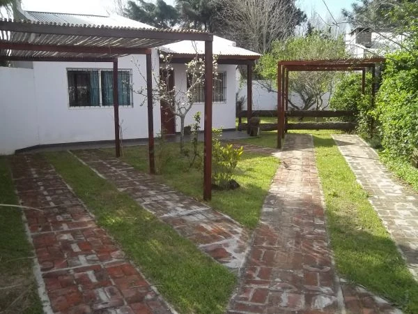 Complejo Las Lilas - 3 Ambientes con Entrada de Auto - A 5 cuadras del mar - a 1 cuadra de la Av. Fragata Sarmiento - Casa/Chalet en Aguas Verdes