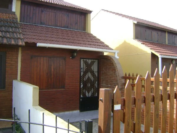 2 ½ Ambientes al Frente - Estacionamiento - A ½ cuadra del mar - a 4 cuadras de la peatonal - Dúplex/Tríplex en Mar del Tuyú