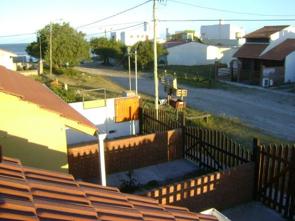 2 ½ Ambientes al Frente - Estacionamiento - A ½ cuadra del mar - a 4 cuadras de la peatonal - Dúplex/Tríplex en Mar del Tuyú