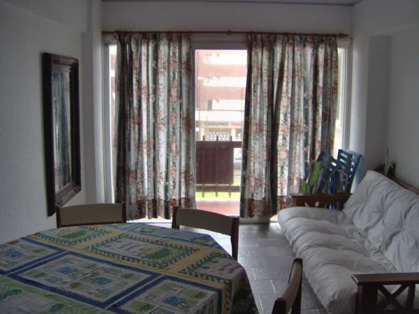 3 Amplios Ambientes - Zona Centrica - Balcones Frente al Mar - Frente al mar - a 1 cuadra de la peatonal - Departamento en Mar de Ajó