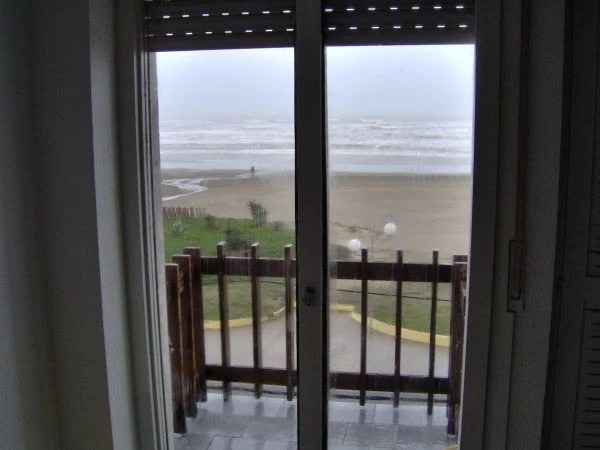 3 Amplios Ambientes - Zona Centrica - Balcones Frente al Mar - Frente al mar - a 1 cuadra de la peatonal - Departamento en Mar de Ajó