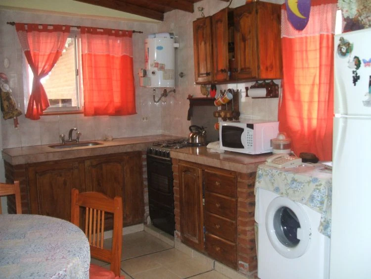 2 Ambientes con Parque - Entrada de Auto - Sofre Asfalto - A 6 cuadras del mar - a 10 cuadras del centro - a 10 cuadras de San Bernardo - Casa/Chalet en Mar de Ajó