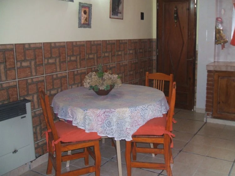 2 Ambientes con Parque - Entrada de Auto - Sofre Asfalto - A 6 cuadras del mar - a 10 cuadras del centro - a 10 cuadras de San Bernardo - Casa/Chalet en Mar de Ajó