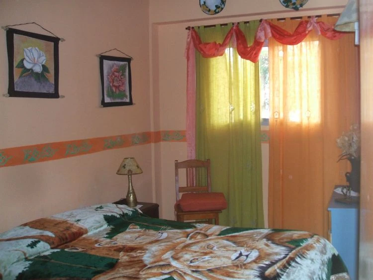 2 Ambientes con Parque - Entrada de Auto - Sofre Asfalto - A 6 cuadras del mar - a 10 cuadras del centro - a 10 cuadras de San Bernardo - Casa/Chalet en Mar de Ajó