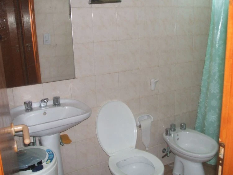 2 Ambientes con Parque - Entrada de Auto - Sofre Asfalto - A 6 cuadras del mar - a 10 cuadras del centro - a 10 cuadras de San Bernardo - Casa/Chalet en Mar de Ajó