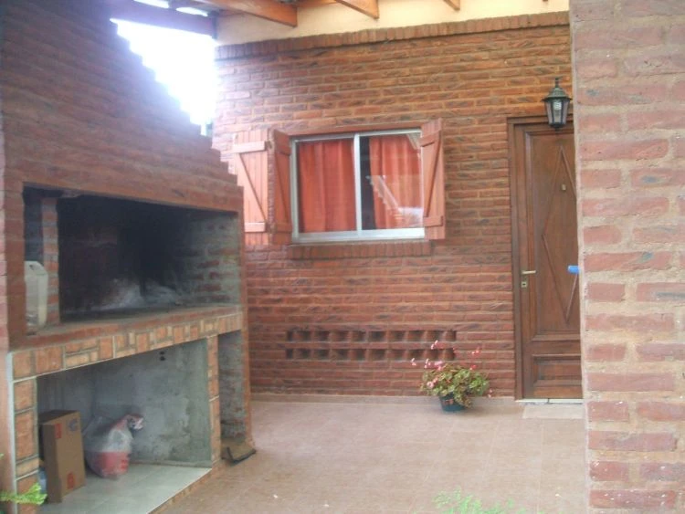 2 Ambientes con Parque - Entrada de Auto - Sofre Asfalto - A 6 cuadras del mar - a 10 cuadras del centro - a 10 cuadras de San Bernardo - Casa/Chalet en Mar de Ajó