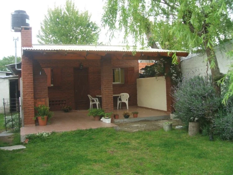 2 Ambientes con Parque - Entrada de Auto - Sofre Asfalto - A 6 cuadras del mar - a 10 cuadras del centro - a 10 cuadras de San Bernardo - Casa/Chalet en Mar de Ajó