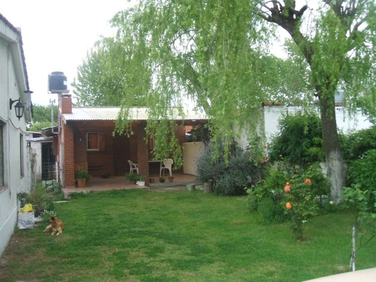 2 Ambientes con Parque - Entrada de Auto - Sofre Asfalto - A 6 cuadras del mar - a 10 cuadras del centro - a 10 cuadras de San Bernardo - Casa/Chalet en Mar de Ajó