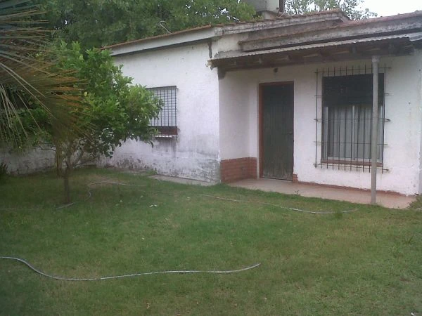 3 Ambientes con Parque - Entrada de Auto - Sobre Asfalto - A 7 cuadras del mar - a 10 cuadras del centro - a 10 cuadras de San Bernardo - Casa/Chalet en Mar de Ajó