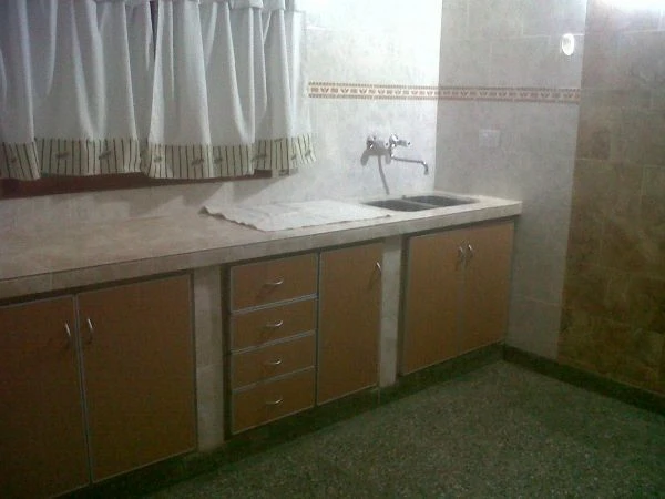 3 Ambientes con Parque - Entrada de Auto - Sobre Asfalto - A 7 cuadras del mar - a 10 cuadras del centro - a 10 cuadras de San Bernardo - Casa/Chalet en Mar de Ajó