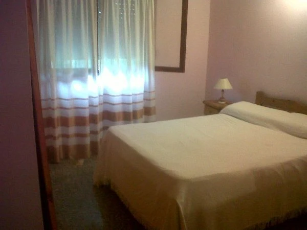 3 Ambientes con Parque - Entrada de Auto - Sobre Asfalto - A 7 cuadras del mar - a 10 cuadras del centro - a 10 cuadras de San Bernardo - Casa/Chalet en Mar de Ajó