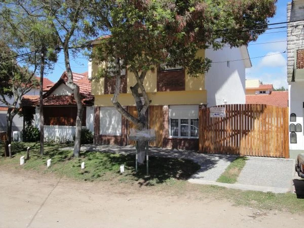 Complejo: 3 Ambientes en Perfecto Estado - Cochera - Atendido por sus Dueños - A 3 cuadras del mar - a 3 cuadras del Centro  - Dúplex/Tríplex en La Lucila del Mar
