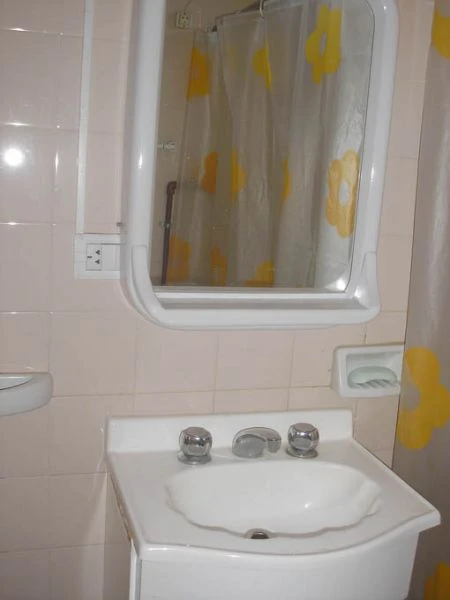2 Ambientes en 5to Piso - Cochera (Opcional) - A 1 cuadra del centro - a 2 cuadras del mar - Departamento en Santa Teresita