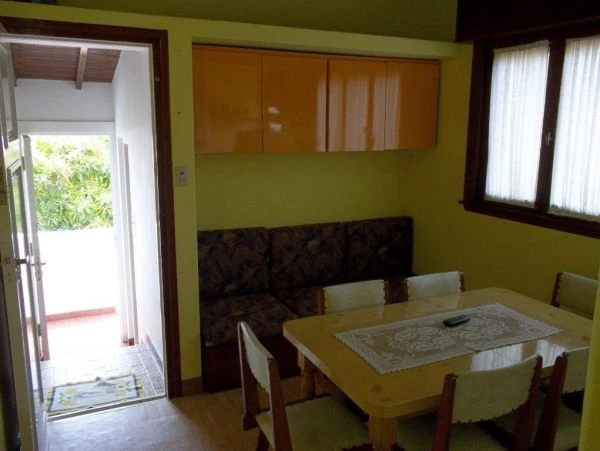 3 Ambientes en Planta Alta - Terreno con Arboles Frutales y Flores - A 5 cuadras del mar - a 4 cuadras de Av. Chiozza - Departamento en San Bernardo