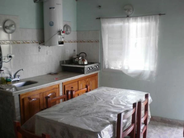 3 Ambientes Amplios - 1er Piso a la Calle - Zona Residencial - A 6 cuadras del mar - a 4 cuadras del centro comercial - Departamento en San Bernardo