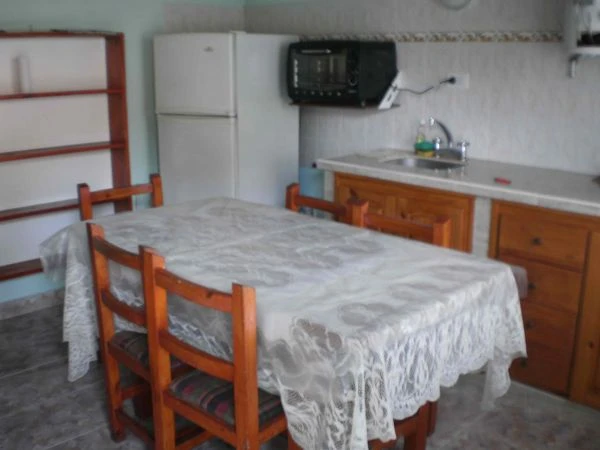 3 Ambientes Amplios - 1er Piso a la Calle - Zona Residencial - A 6 cuadras del mar - a 4 cuadras del centro comercial - Departamento en San Bernardo