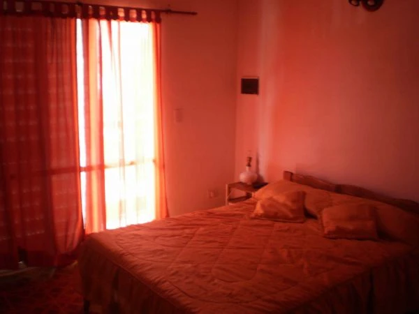 3 Ambientes Amplios - 1er Piso a la Calle - Zona Residencial - A 6 cuadras del mar - a 4 cuadras del centro comercial - Departamento en San Bernardo