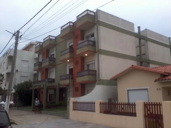 3 Ambientes Totalmente Equipados - Ambiente Familiar - Frente al Mar - Buen Precio - Departamento en La Lucila del Mar
