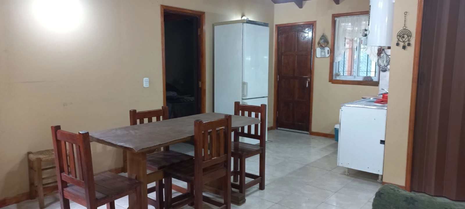 Cabaña para 5 personas - A 6 cuadras de la playa sobre Fragata Sarmiento. - Cabaña en Aguas Verdes