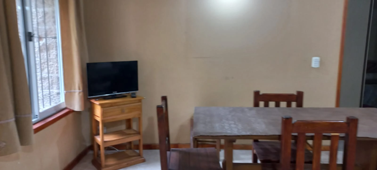 Cabaña para 5 personas - A 6 cuadras de la playa sobre Fragata Sarmiento. - Cabaña en Aguas Verdes