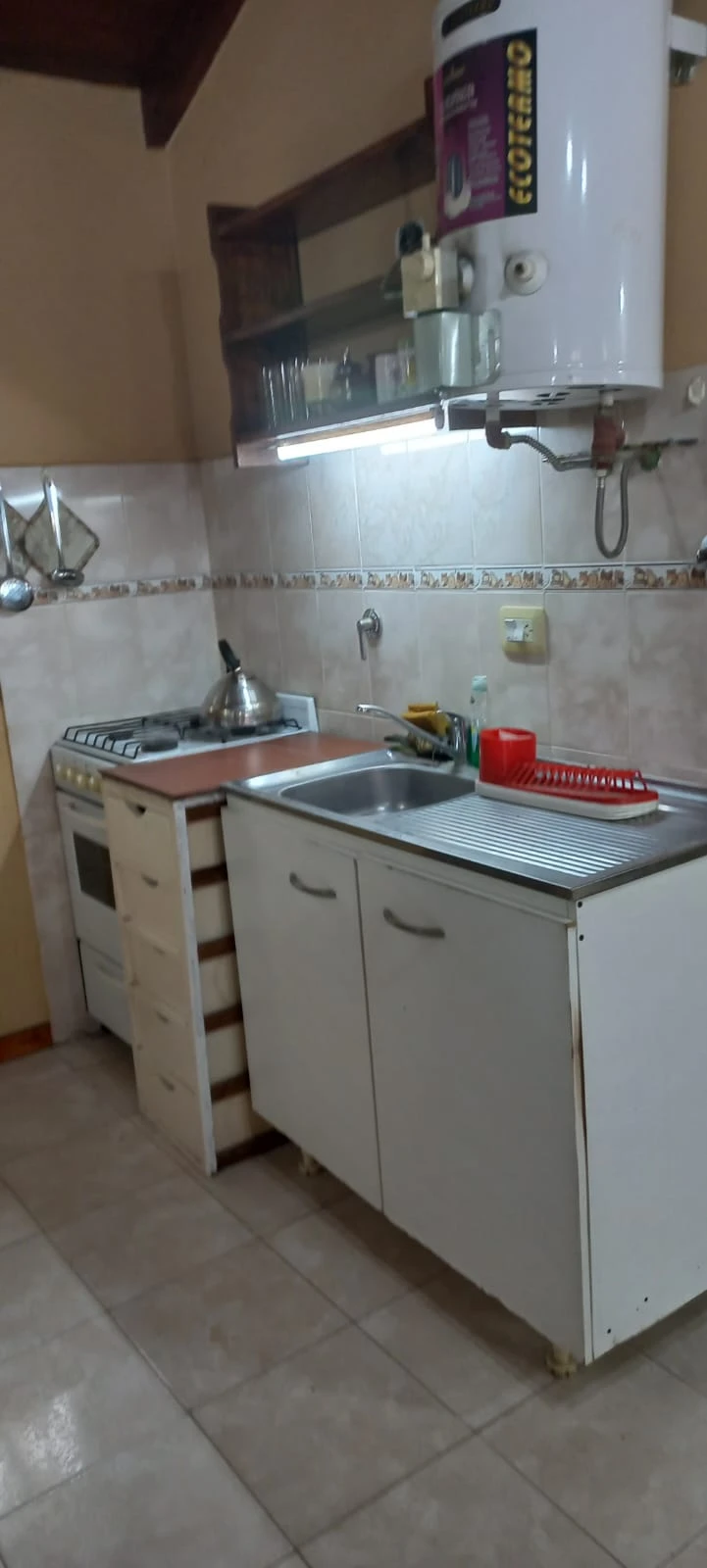 Cabaña para 5 personas - A 6 cuadras de la playa sobre Fragata Sarmiento. - Cabaña en Aguas Verdes