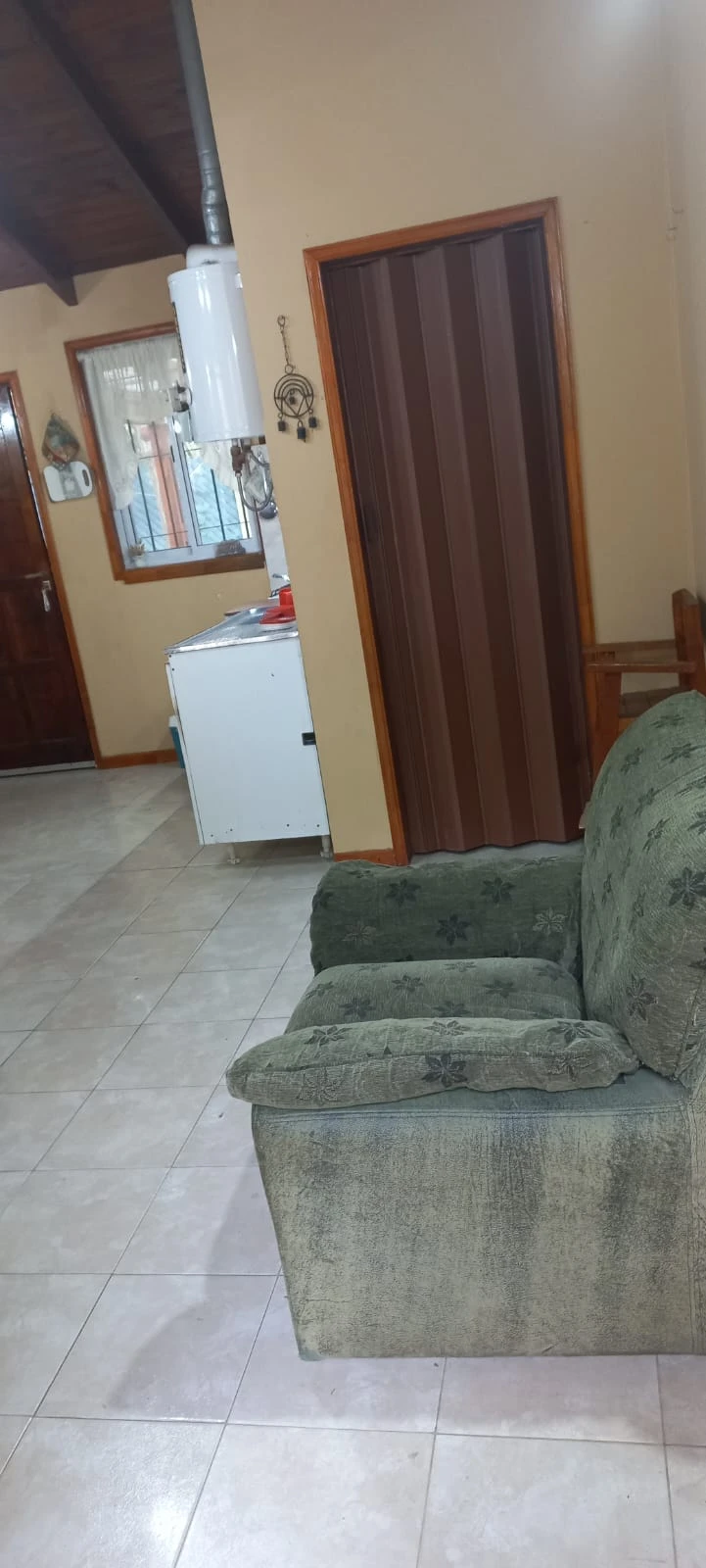 Cabaña para 5 personas - A 6 cuadras de la playa sobre Fragata Sarmiento. - Cabaña en Aguas Verdes