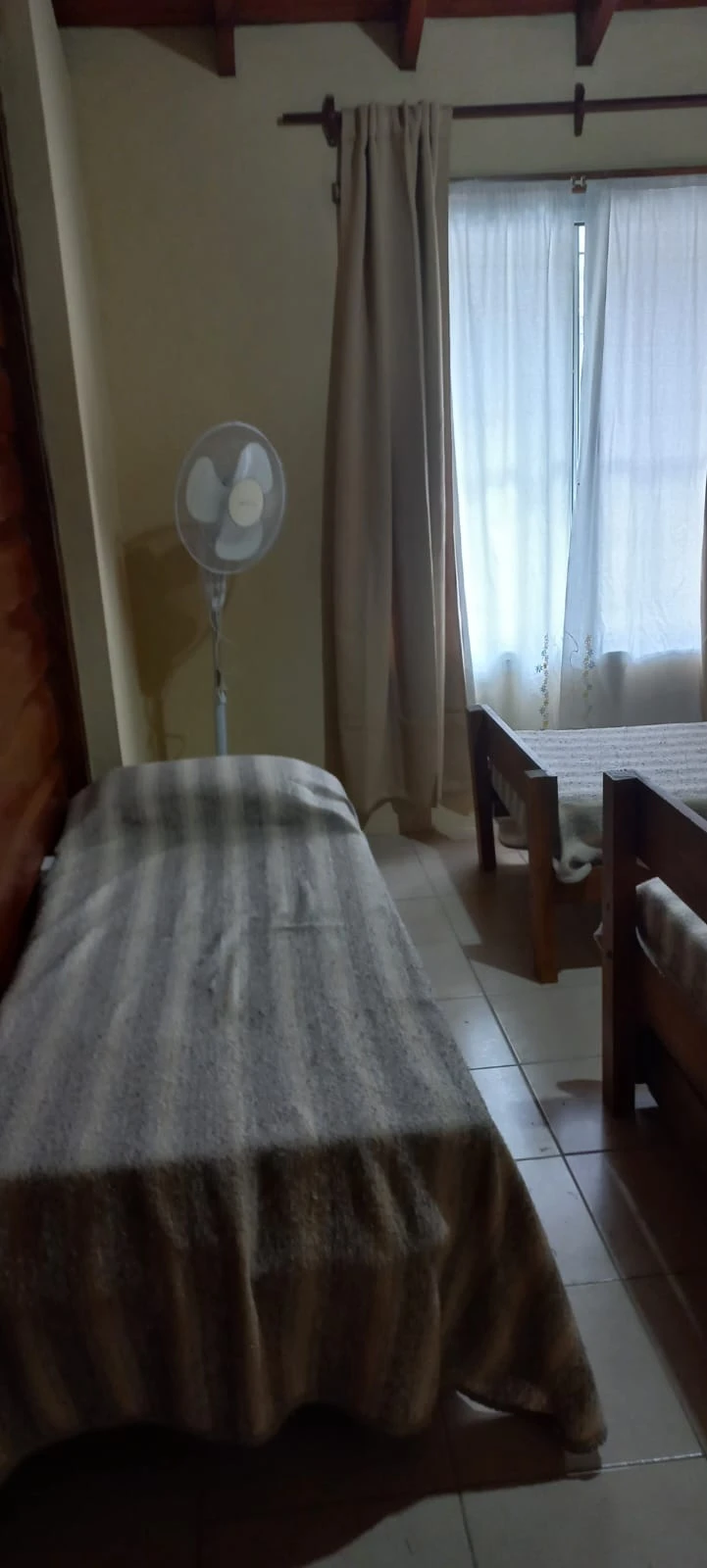 Cabaña para 5 personas - A 6 cuadras de la playa sobre Fragata Sarmiento. - Cabaña en Aguas Verdes