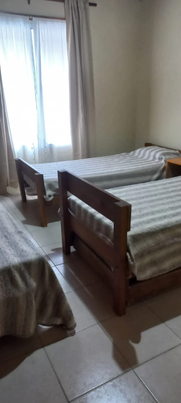 Cabaña para 5 personas - A 6 cuadras de la playa sobre Fragata Sarmiento. - Cabaña en Aguas Verdes