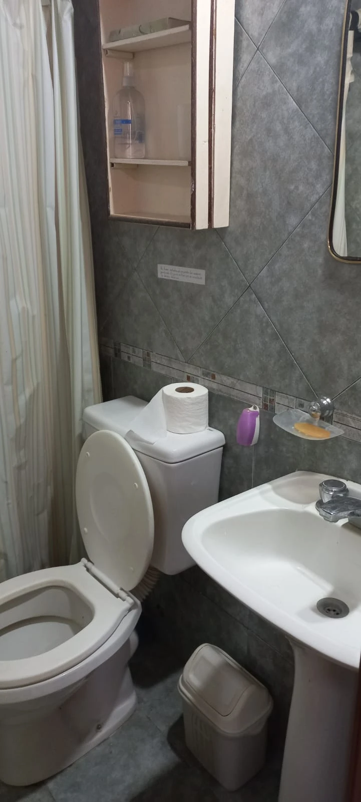 Cabaña para 5 personas - A 6 cuadras de la playa sobre Fragata Sarmiento. - Cabaña en Aguas Verdes