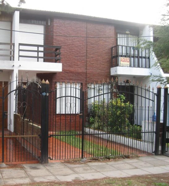 3 Ambiente con Cochera - Excelente Ubicacion - A 1 cuadra de Av. San Bernardo - a 5 cuadras del mar - a 1 cuadra del supermercado Disco - Dúplex/Tríplex en San Bernardo