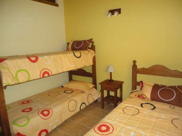 Complejo de Categoria - 3 Ambientes con Cochera - Amplio Parque - A ½ cuadra de mar - Casa/Chalet en Aguas Verdes