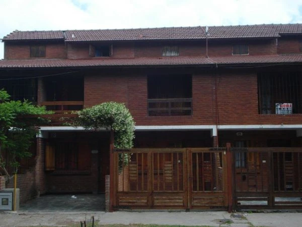 4 Comodos Ambientes - Entrada para Coche Cerrada - A 4 cuadras del mar - Dúplex/Tríplex en Mar de Ajó